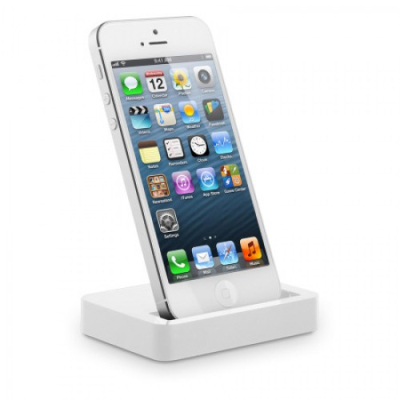 Compact iPhone docking station